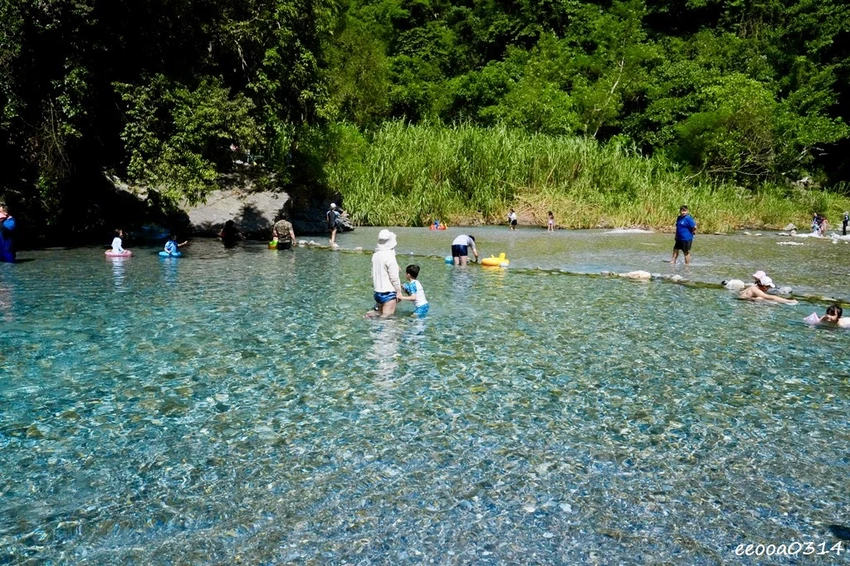 花蓮白鮑溪親水園區｜下車1分鐘就能玩水! 超清澈溪流天然親子