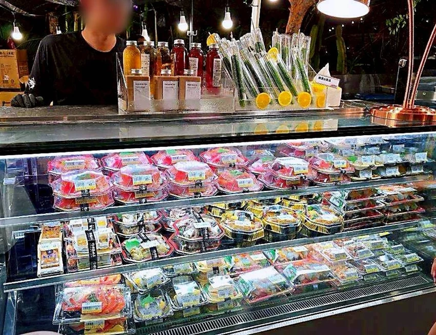 海鮮控衝台中！阿布潘水產霸氣回歸，肉質滑嫩多汁日本兵庫生蠔必吃。