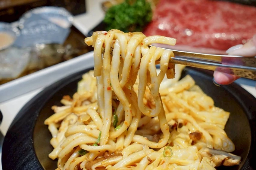 台中燒肉必吃！埔里人氣燒肉MEN來台中，日本F1和牛、A5和牛、安格斯黑牛狂嗑，還有自助吧＋哈根達斯無限續，肉控天堂降臨！