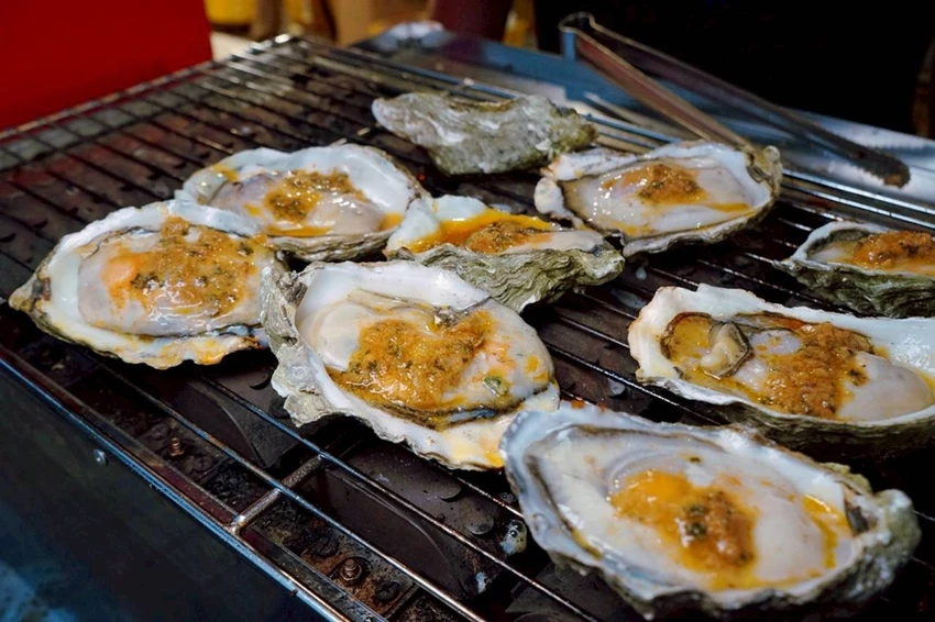 海鮮控衝台中！阿布潘水產霸氣回歸，肉質滑嫩多汁日本兵庫生蠔必吃。