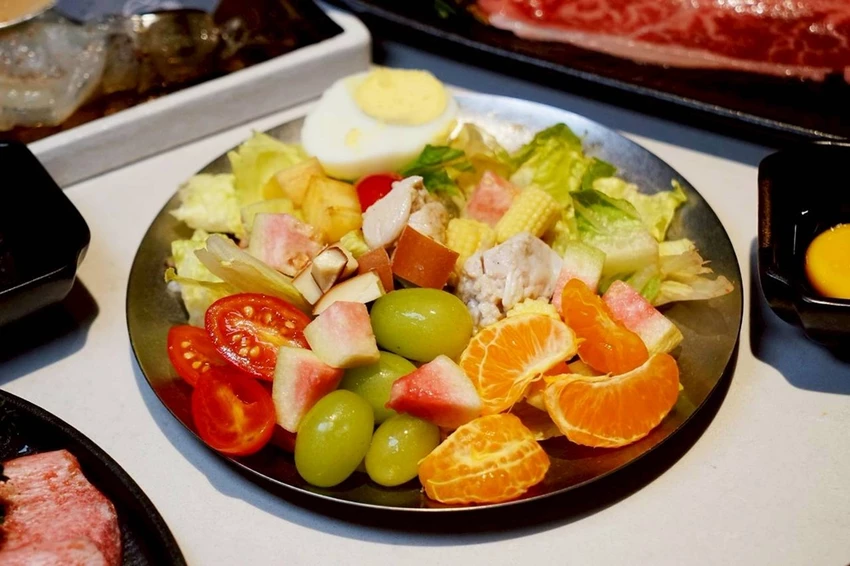 台中燒肉必吃！埔里人氣燒肉MEN來台中，日本F1和牛、A5和牛、安格斯黑牛狂嗑，還有自助吧＋哈根達斯無限續，肉控天堂降臨！