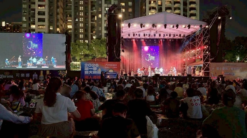 海鮮控衝台中！阿布潘水產霸氣回歸，肉質滑嫩多汁日本兵庫生蠔必吃。