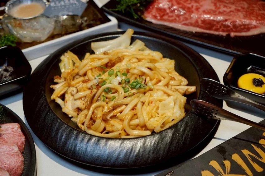 台中燒肉必吃！埔里人氣燒肉MEN來台中，日本F1和牛、A5和牛、安格斯黑牛狂嗑，還有自助吧＋哈根達斯無限續，肉控天堂降臨！