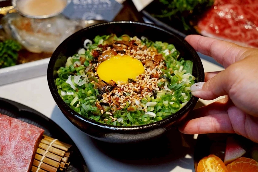 台中燒肉必吃！埔里人氣燒肉MEN來台中，日本F1和牛、A5和牛、安格斯黑牛狂嗑，還有自助吧＋哈根達斯無限續，肉控天堂降臨！