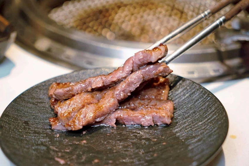 台中燒肉必吃！埔里人氣燒肉MEN來台中，日本F1和牛、A5和牛、安格斯黑牛狂嗑，還有自助吧＋哈根達斯無限續，肉控天堂降臨！