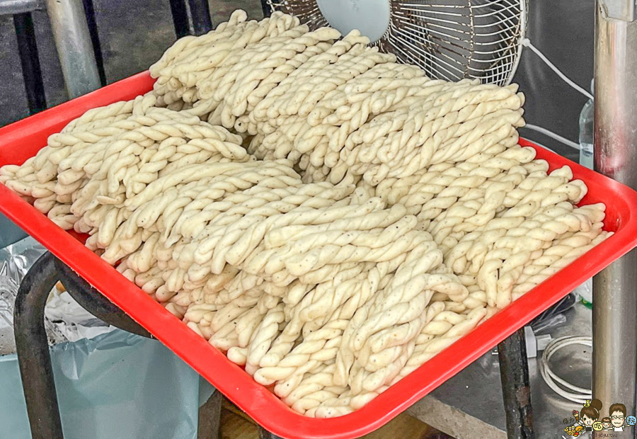 小琉球三天兩夜親子放電戲水順順玩、,吃喝玩樂在地美食、秘境海龜岩、每天都吃冰 - 跟著尼力吃喝玩樂&親子生活