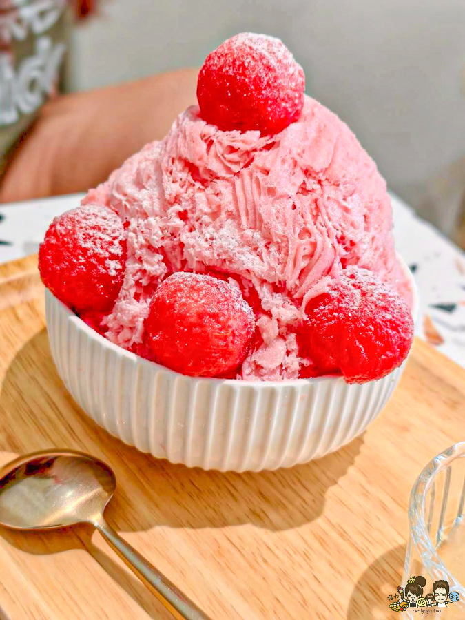 小琉球三天兩夜親子放電戲水順順玩、,吃喝玩樂在地美食、秘境海龜岩、每天都吃冰 - 跟著尼力吃喝玩樂&親子生活