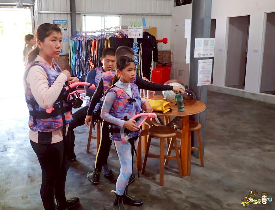 小琉球三天兩夜親子放電戲水順順玩、,吃喝玩樂在地美食、秘境海龜岩、每天都吃冰 - 跟著尼力吃喝玩樂&親子生活