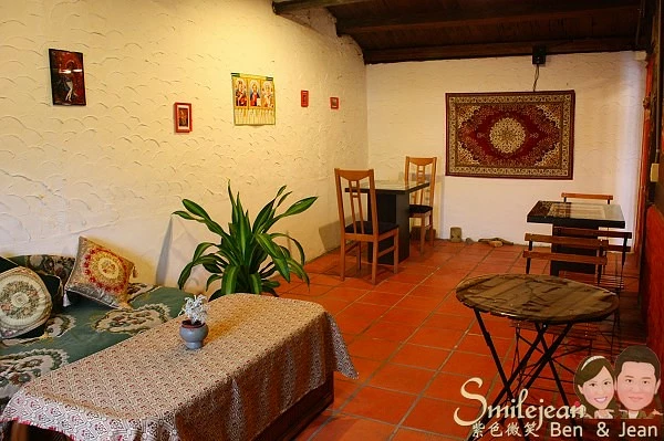 宜蘭隱藏版美食！芭樂狗烏克蘭餐廳藏三合院裡，超道地羅宋湯 烤羊肉套餐。