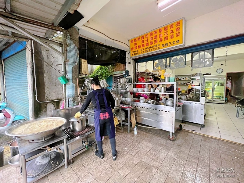 宜蘭三星在地隱藏美食!大洲肉羹清晨5點開賣,赤肉羹配滷肉飯銅板價開吃。