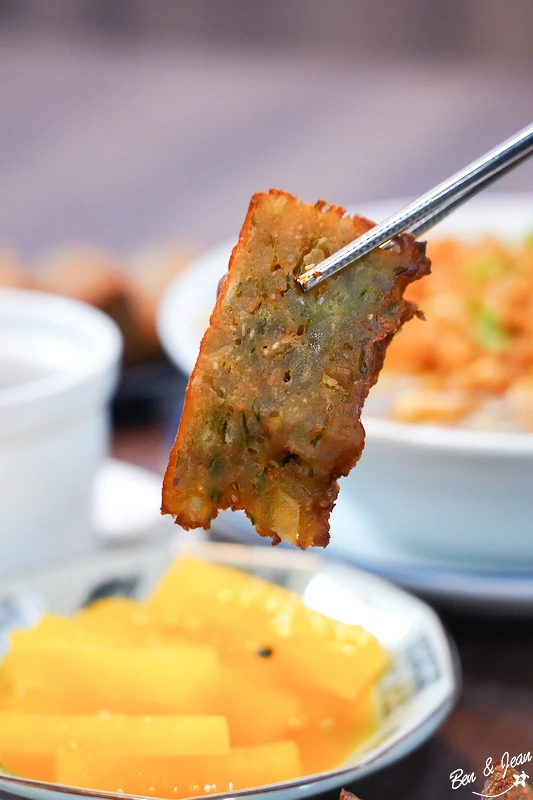 總鋪師手路菜平民化!羅東美食,槽餅卜肉干貝芋粿一次滿足。