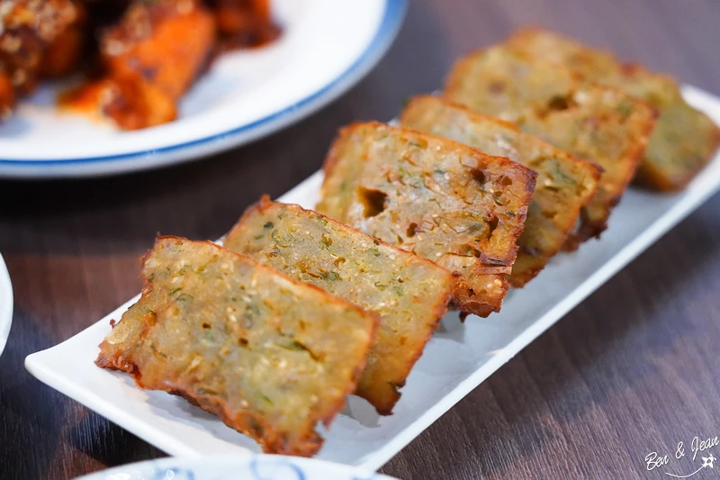 總鋪師手路菜平民化!羅東美食,槽餅卜肉干貝芋粿一次滿足。