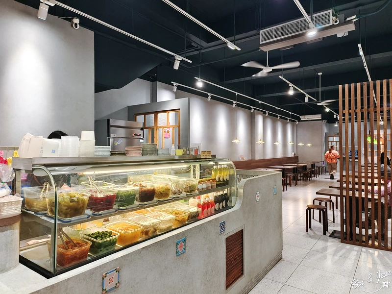 總鋪師手路菜平民化!羅東美食,槽餅卜肉干貝芋粿一次滿足。