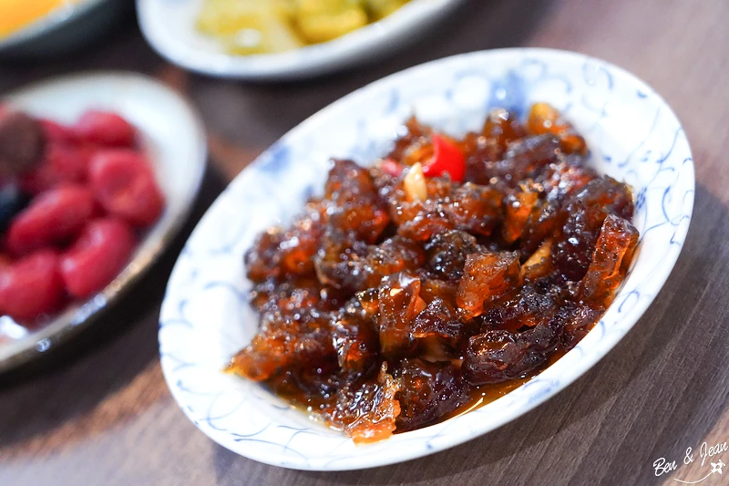 總鋪師手路菜平民化!羅東美食,槽餅卜肉干貝芋粿一次滿足。