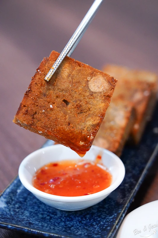 總鋪師手路菜平民化!羅東美食,槽餅卜肉干貝芋粿一次滿足。