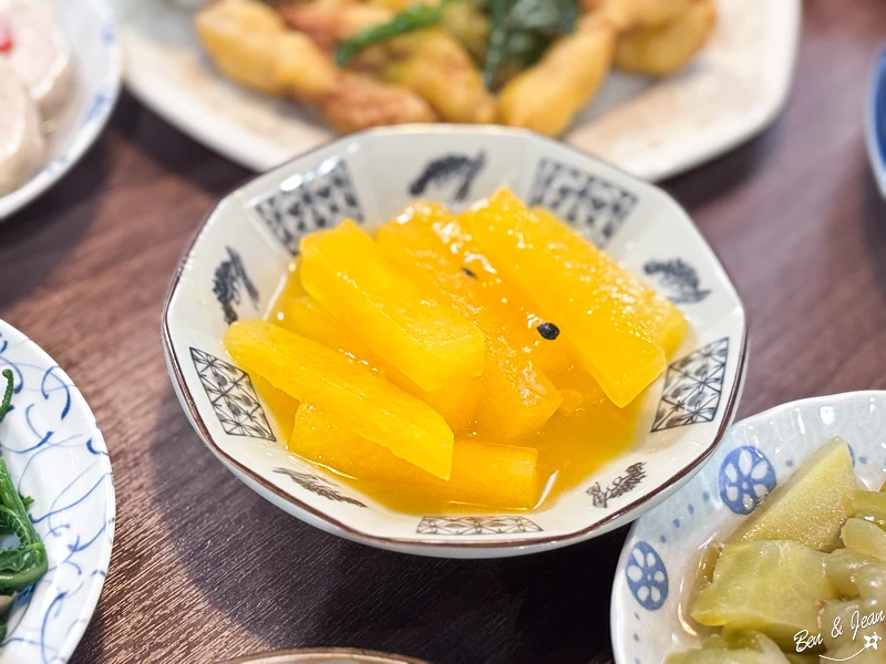 總鋪師手路菜平民化!羅東美食,槽餅卜肉干貝芋粿一次滿足。