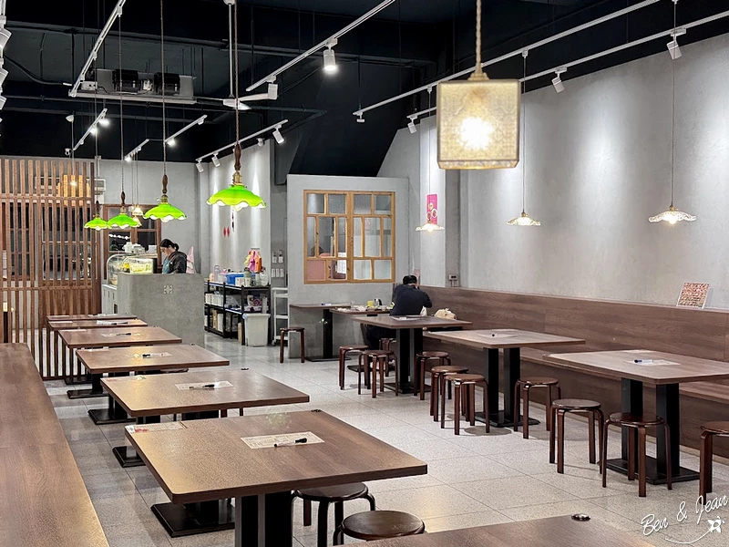 總鋪師手路菜平民化!羅東美食,槽餅卜肉干貝芋粿一次滿足。