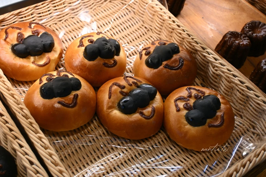 鳥取美食必吃 Bonos 石窯麵包！人氣NO.1鹽可頌外酥內軟，多種甜鹹口味任你選。