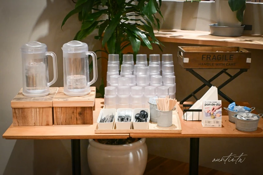 日本鳥取必吃甜點！TRUFFLE DONUT人氣生甜甜圈，鳥取車站丸由百貨附設內用區。