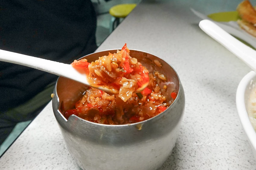 台北最強燒餅油條！萬華豆漿燒餅店凌晨4點開賣，傳說中不油膩燒餅油條。