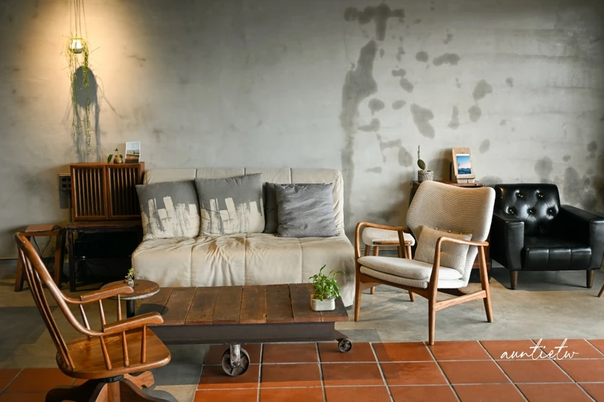 富基漁港附近特色咖啡廳！鵵 Rabbird預約制手沖咖啡，必點酸溜溜檸檬塔。