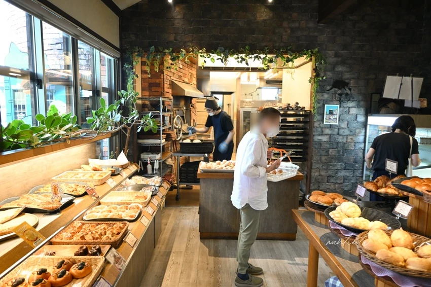 鳥取美食必吃 Bonos 石窯麵包！人氣NO.1鹽可頌外酥內軟，多種甜鹹口味任你選。