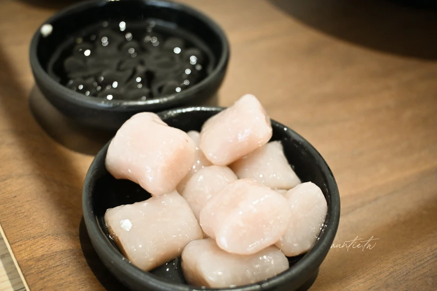 羅東夜市必吃甜品！黑糖冰砂糖水透心涼，冬天必點陶鍋豆花暖呼呼。