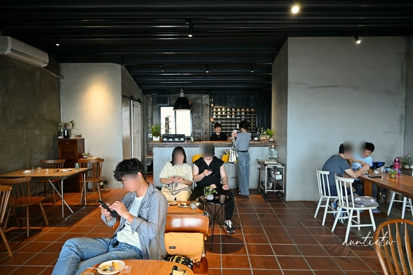 富基漁港附近特色咖啡廳！鵵 Rabbird預約制手沖咖啡，必點酸溜溜檸檬塔。