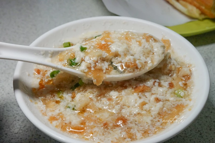 台北最強燒餅油條！萬華豆漿燒餅店凌晨4點開賣，傳說中不油膩燒餅油條。