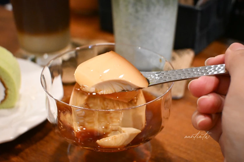 新店七張站巷弄不限時咖啡廳！杏枎珈琲香蘭蛋糕令人驚艷，甜點飲品CP值高。