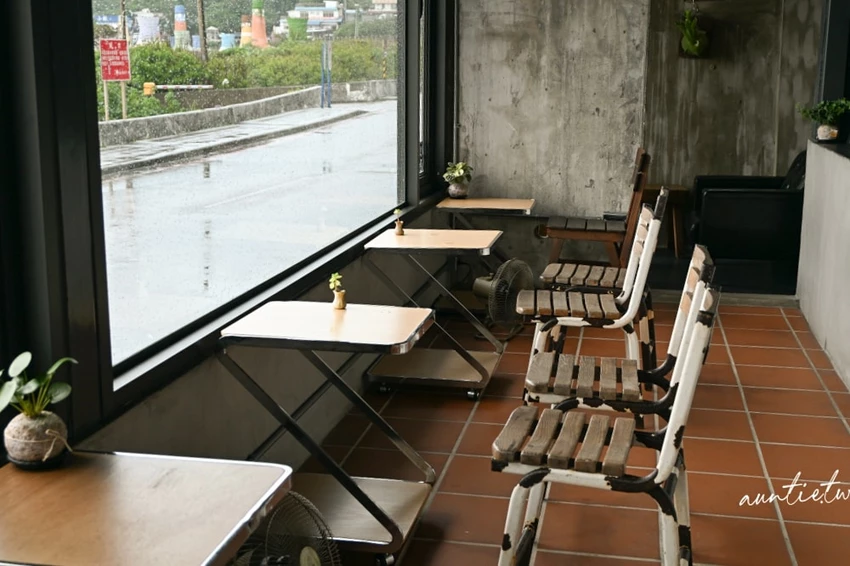 富基漁港附近特色咖啡廳！鵵 Rabbird預約制手沖咖啡，必點酸溜溜檸檬塔。