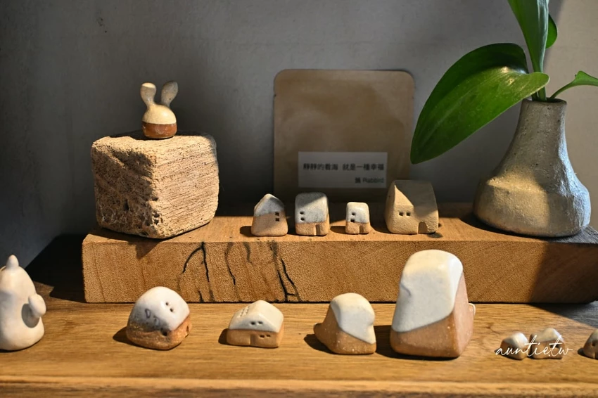 富基漁港附近特色咖啡廳！鵵 Rabbird預約制手沖咖啡，必點酸溜溜檸檬塔。