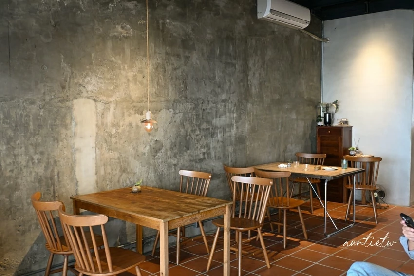 富基漁港附近特色咖啡廳！鵵 Rabbird預約制手沖咖啡，必點酸溜溜檸檬塔。