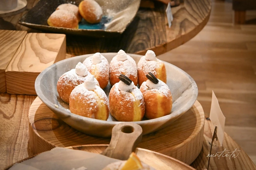 日本鳥取必吃甜點！TRUFFLE DONUT人氣生甜甜圈，鳥取車站丸由百貨附設內用區。