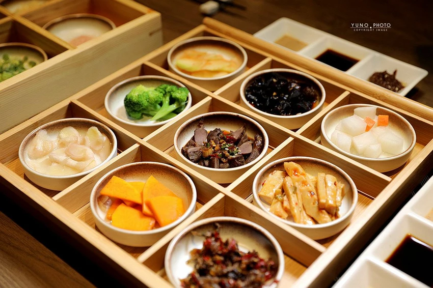 中山區美食新焦點！欣欣秀泰百貨星曜雞湯，日本A5和牛奢華饗宴首選。