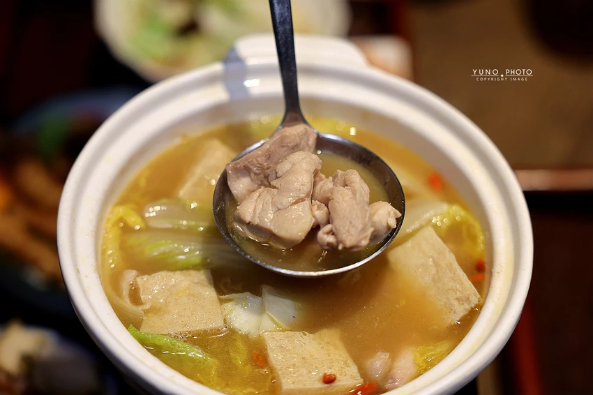 中山區美食新焦點！欣欣秀泰百貨星曜雞湯，日本A5和牛奢華饗宴首選。