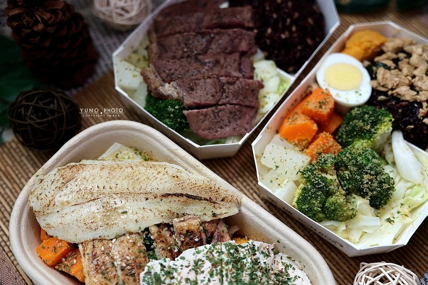 上班族午餐救星！楽坡健康餐盒，黑金麥飯與精算熱量安心享用。