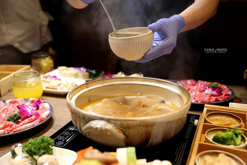 中山區美食新焦點！欣欣秀泰百貨星曜雞湯，日本A5和牛奢華饗宴首選。