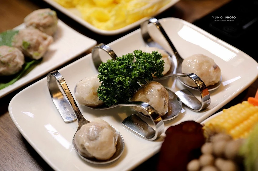 中山區美食新焦點！欣欣秀泰百貨星曜雞湯，日本A5和牛奢華饗宴首選。