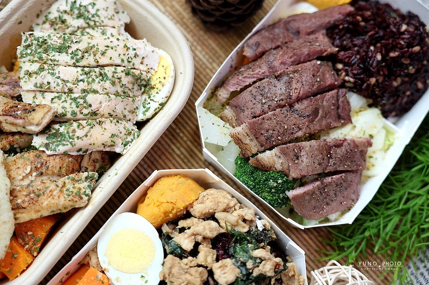 上班族午餐救星！楽坡健康餐盒，黑金麥飯與精算熱量安心享用。