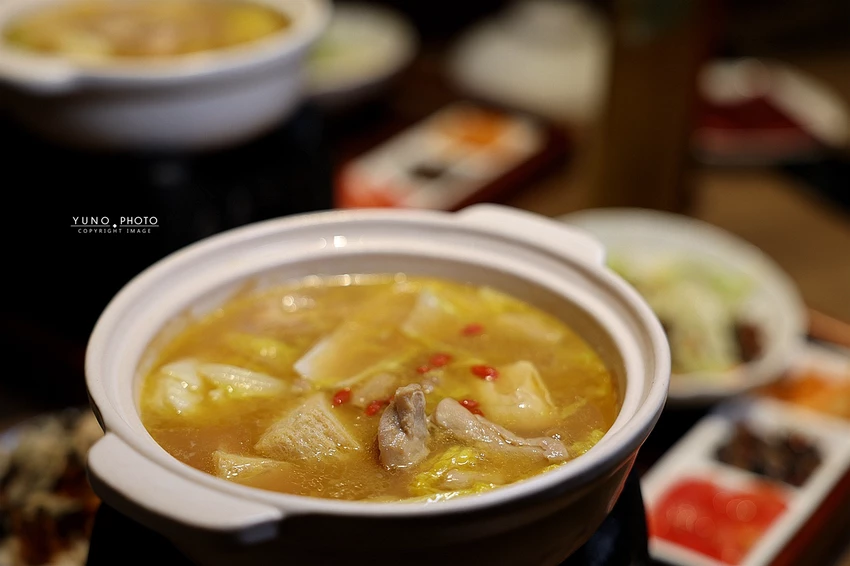 中山區美食新焦點！欣欣秀泰百貨星曜雞湯，日本A5和牛奢華饗宴首選。