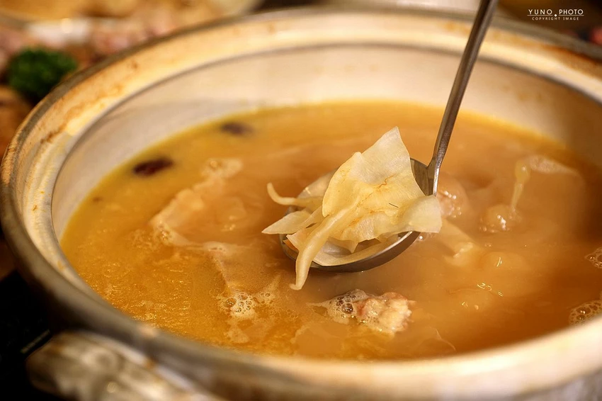 中山區美食新焦點！欣欣秀泰百貨星曜雞湯，日本A5和牛奢華饗宴首選。