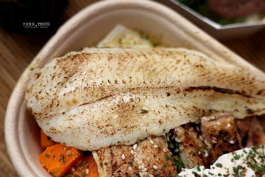 上班族午餐救星！楽坡健康餐盒，黑金麥飯與精算熱量安心享用。