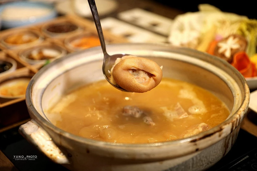 中山區美食新焦點！欣欣秀泰百貨星曜雞湯，日本A5和牛奢華饗宴首選。