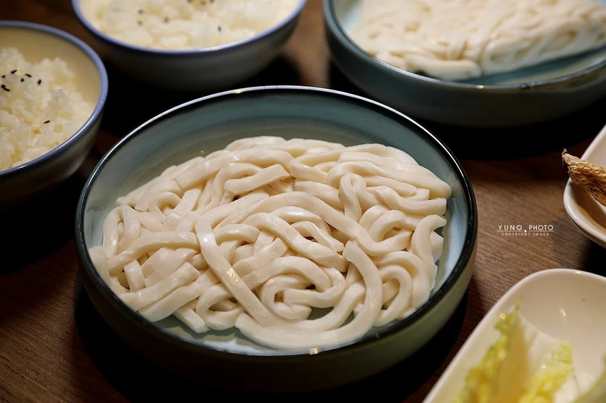 中山區美食新焦點！欣欣秀泰百貨星曜雞湯，日本A5和牛奢華饗宴首選。