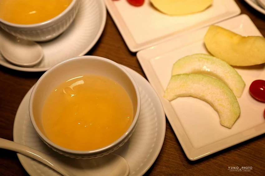 中山區美食新焦點！欣欣秀泰百貨星曜雞湯，日本A5和牛奢華饗宴首選。