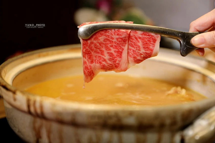 中山區美食新焦點！欣欣秀泰百貨星曜雞湯，日本A5和牛奢華饗宴首選。
