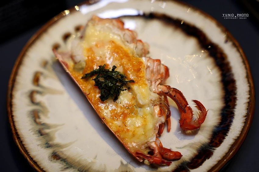 新竹無菜單鐵板燒界王者!龍蝦三吃鮑魚赤海膽,高CP值奢華海陸饗宴。