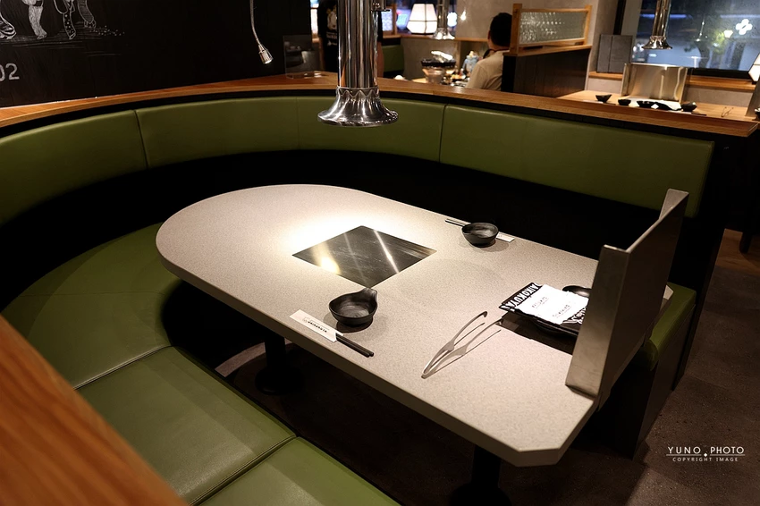 北海道烤羊肉名店！旭川成吉思汗大黑屋插旗雙連站，大黑拼盤羊肉必吃。