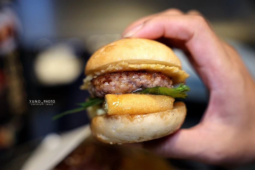 新竹無菜單鐵板燒界王者!龍蝦三吃鮑魚赤海膽,高CP值奢華海陸饗宴。
